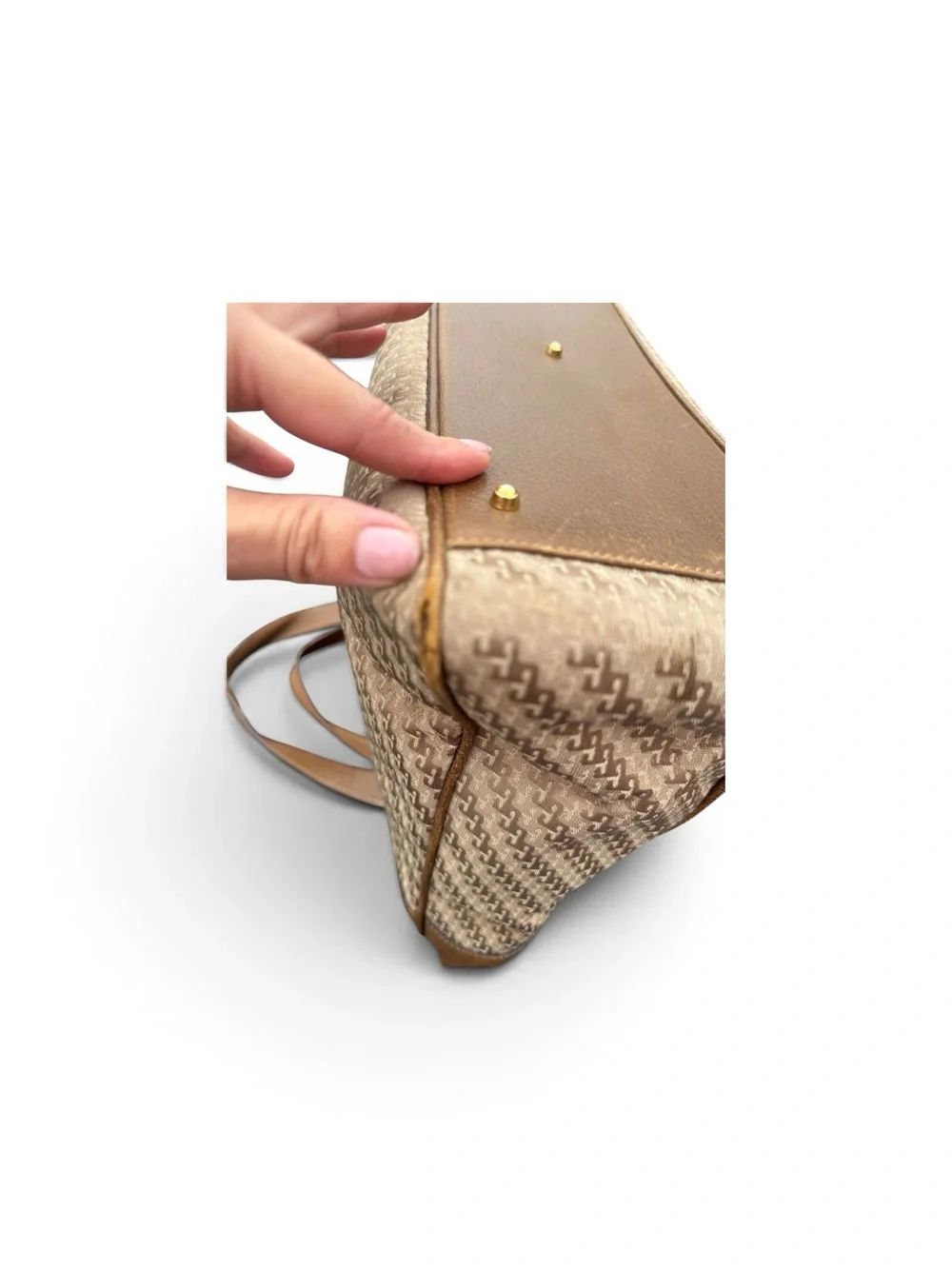 Gucci tote signature